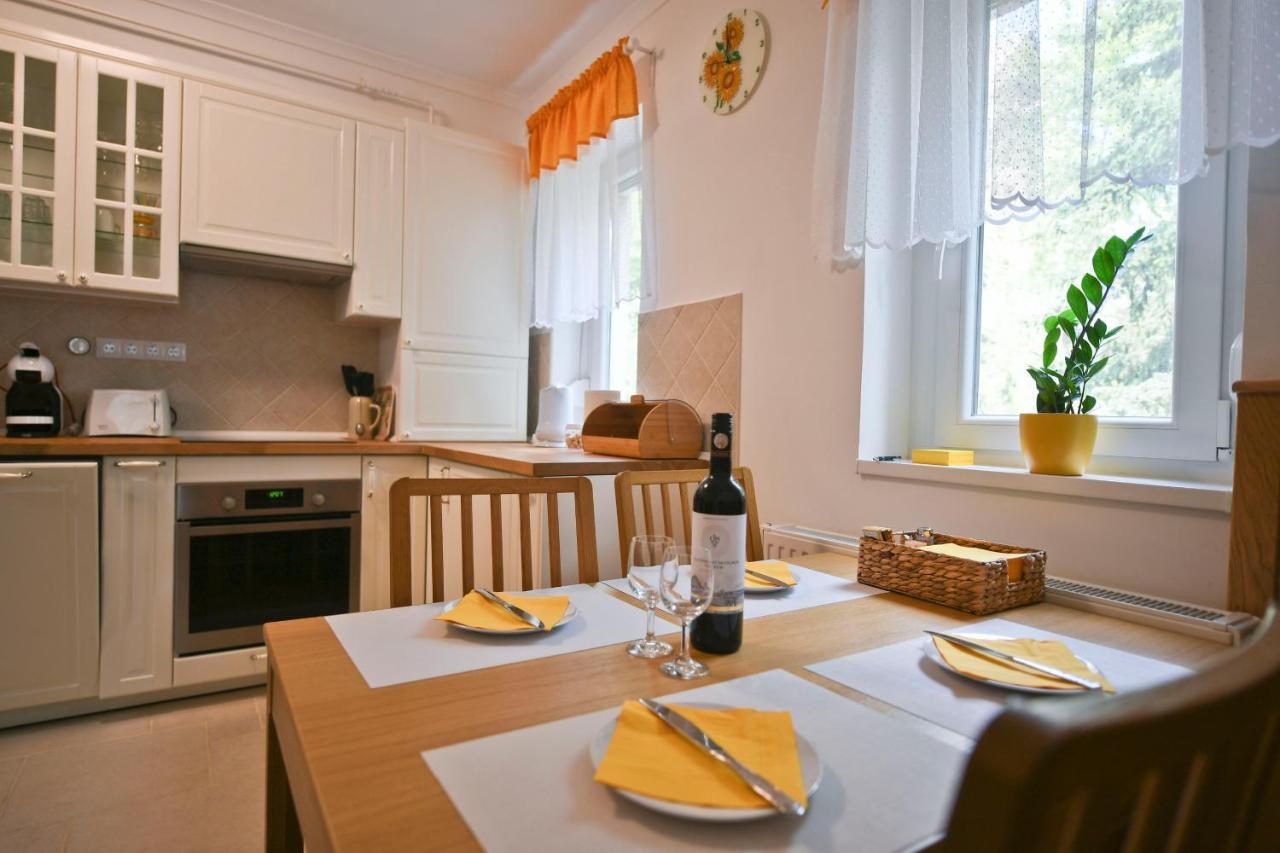 Vicente'S Apartment Еґер Екстер'єр фото