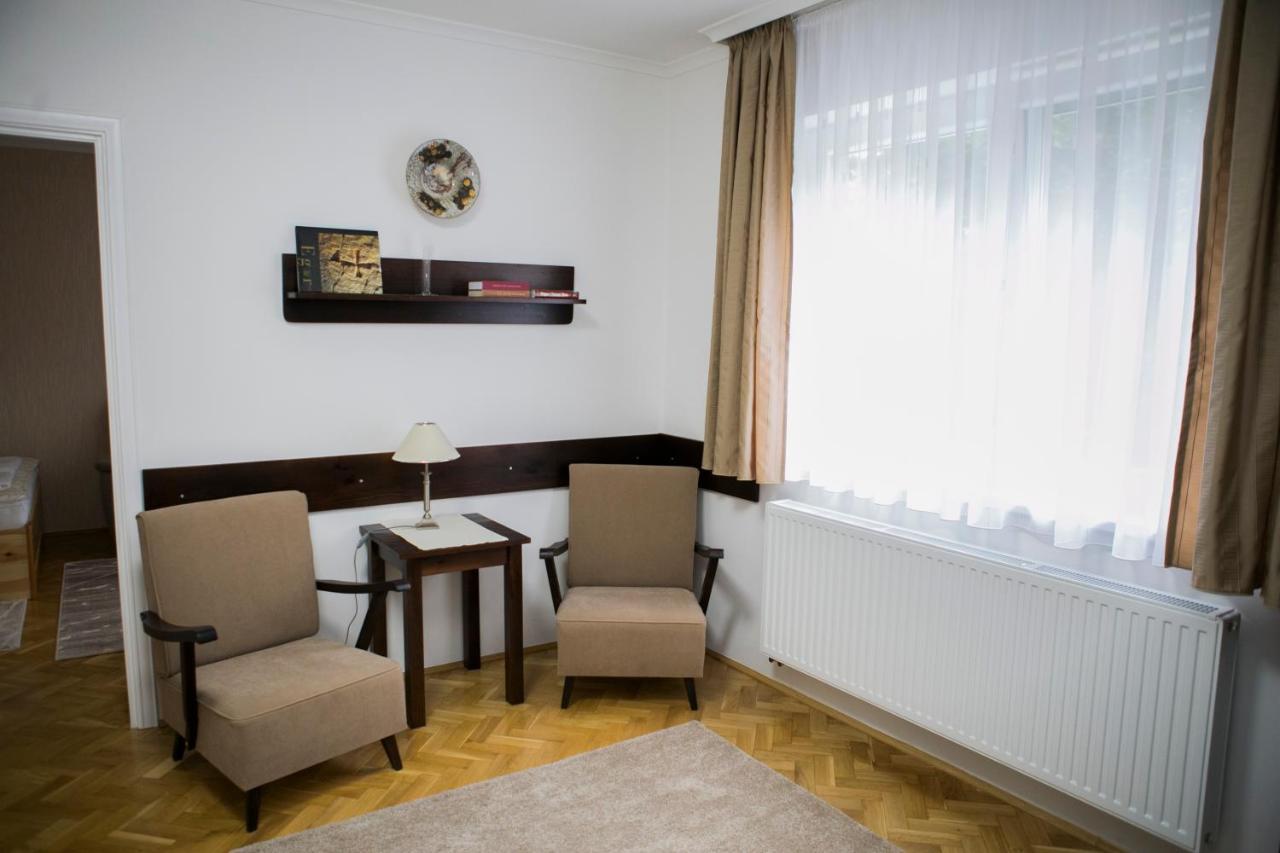Vicente'S Apartment Еґер Екстер'єр фото
